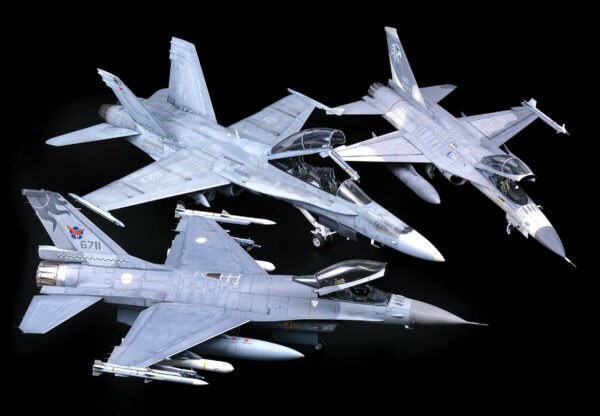 Modelling Masterfile: John Chung's Lo-Viz Aircraft - Image 9